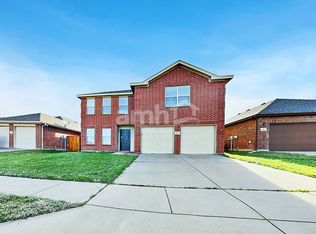 937 Iona Dr, Fort Worth, TX 76120