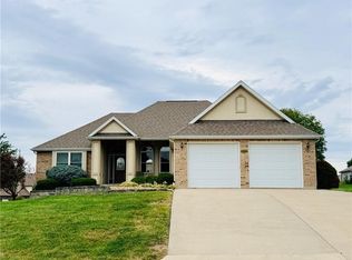 898 Willow Tree Ct, Higginsville, MO 64037