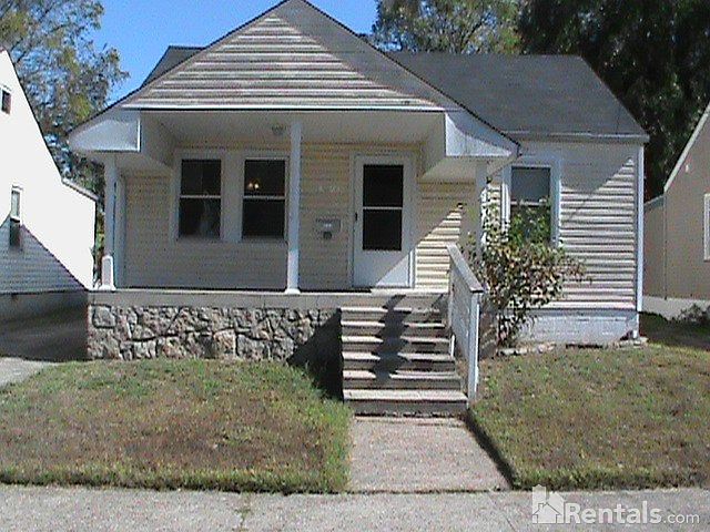 1st image of 1621 Earl Ave