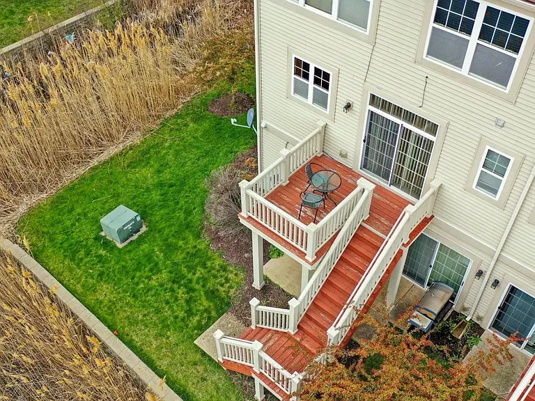 349 N Commerce St — Photo 5