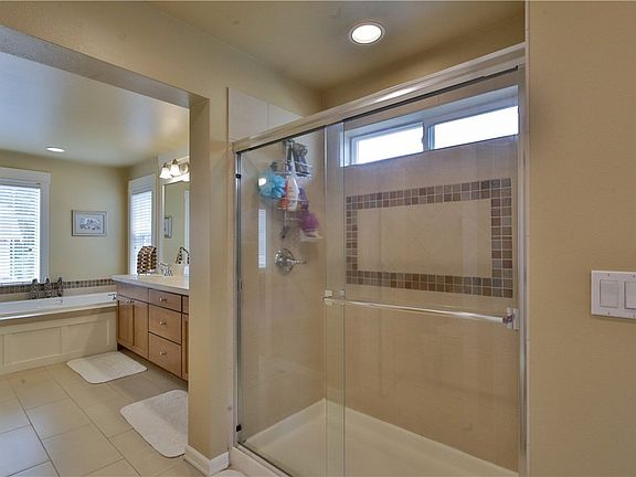 4th image of 11849 174th Pl NE