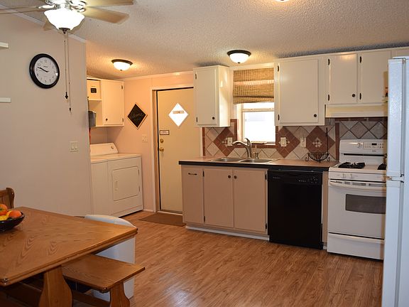 2nd image of 5036 E 33rd Pl