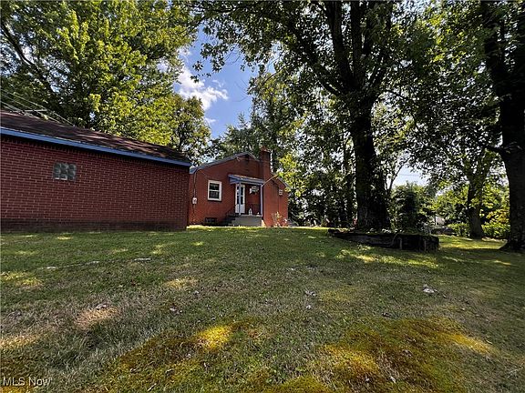5th image of 172 Barbara Ave