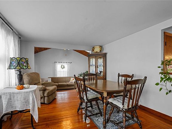 5th image of 34 Kneeland St