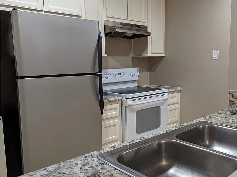 3500 Tangle Brush Dr #117 — Photo 4