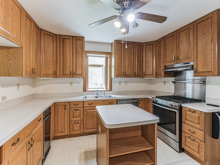 14011 Rectory Ln — Photo 8