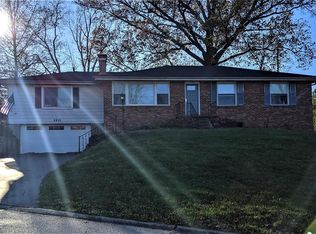 8801 Watson Woods Ct, Saint Louis, MO 63126