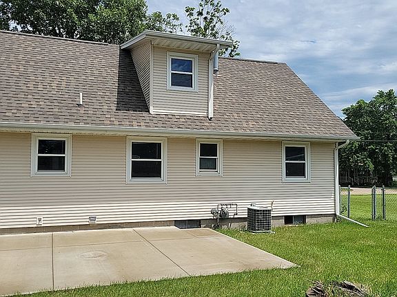 5th image of 1427 Woods Ave