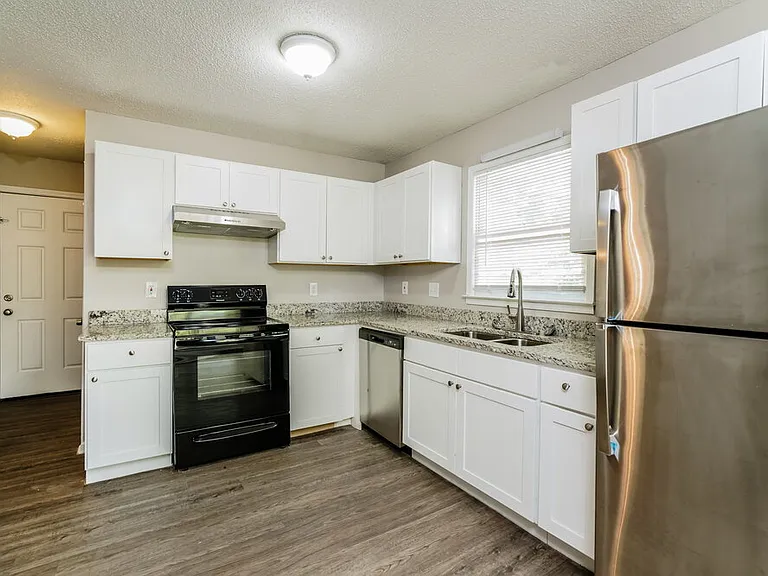 3133 Glen Hollow Dr — Photo 9