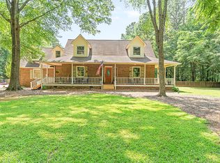 512 Saddle Hill Rd, Greenwood, SC 29646