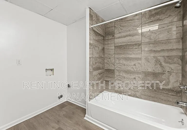 1563 Martin Ave — Photo 18
