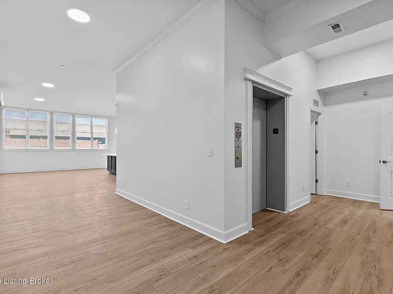 540 S 4th St #401 — Photo 9