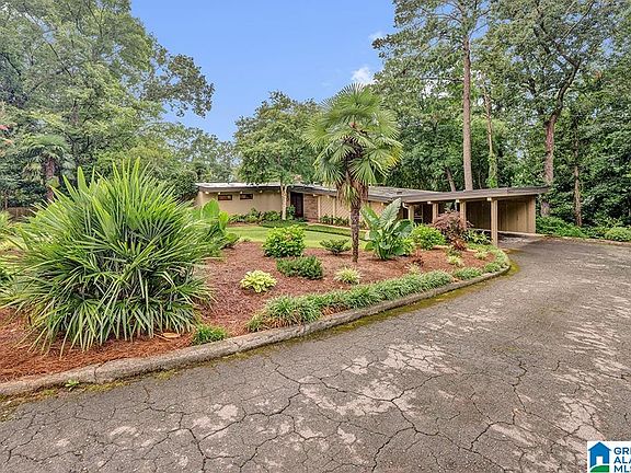 4th image of 3300 Circle Hill Rd