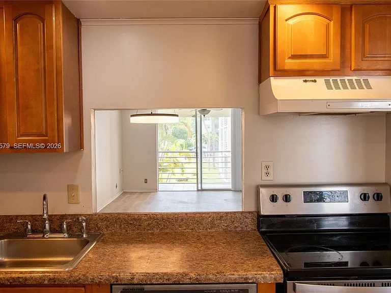 505 E Dania Beach Blvd #4-2E — Photo 6
