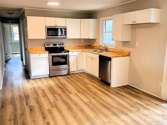 4th image of 121 Lou Dr