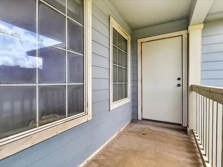 2314 Blue Star Dr — Photo 3