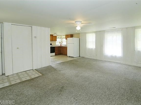 5th image of 18052 32nd St