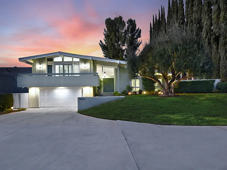 22903 De Kalb Dr — Photo 1