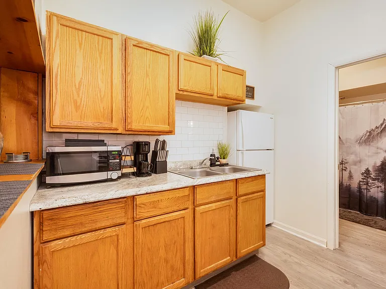 612 W Market St #1 — Photo 11