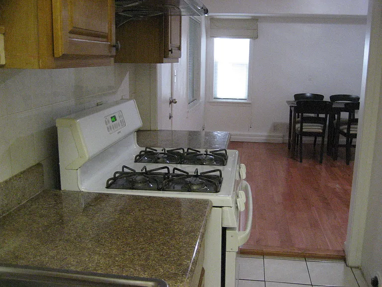 2061 32nd Ave — Photo 3