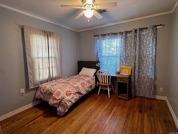 5th image of 224 Crittenden St
