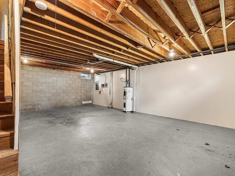 401 Morgan Ave #1 — Photo 18