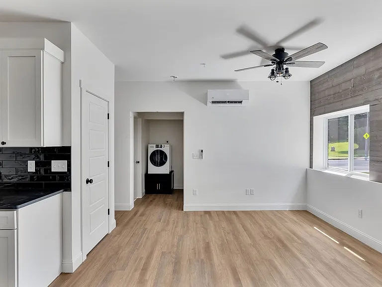 36 Pawling Ave #100 — Photo 11