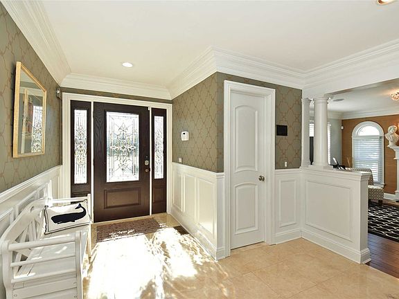 4th image of 10 Blueberry Ln