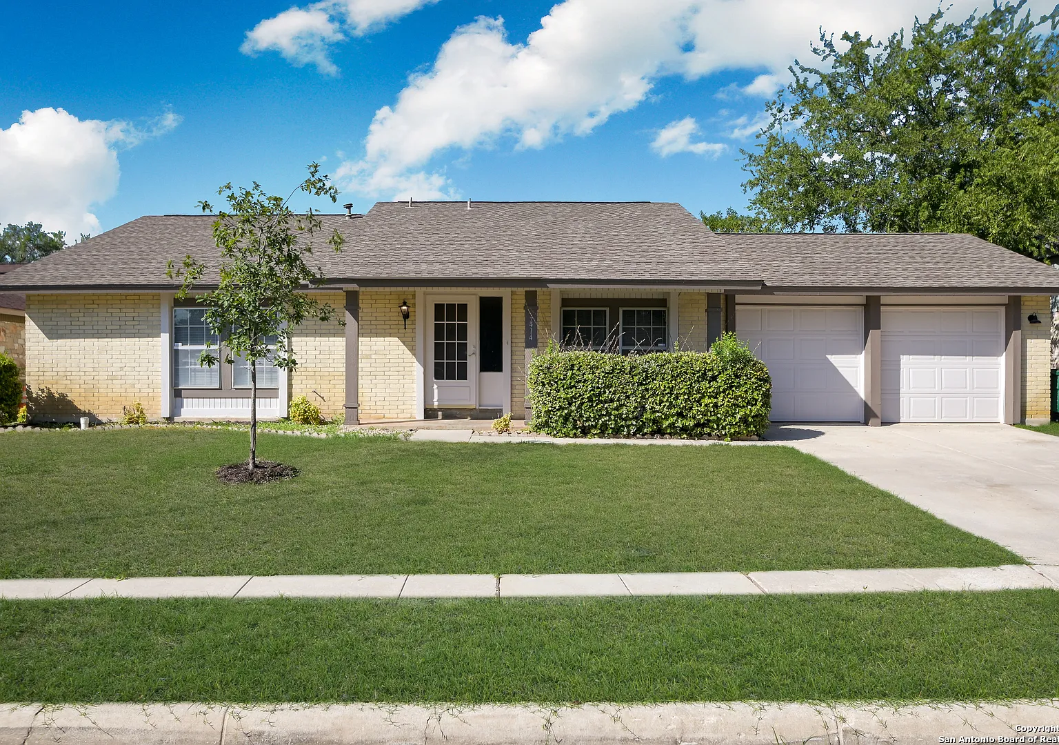 Wildwood One Story Home! — Photo 1