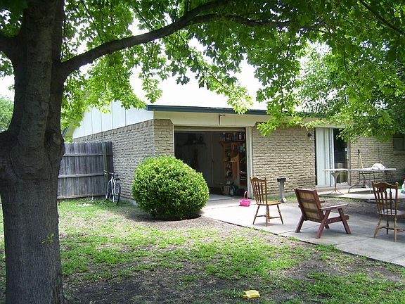 5th image of 1014 Quebec Dr