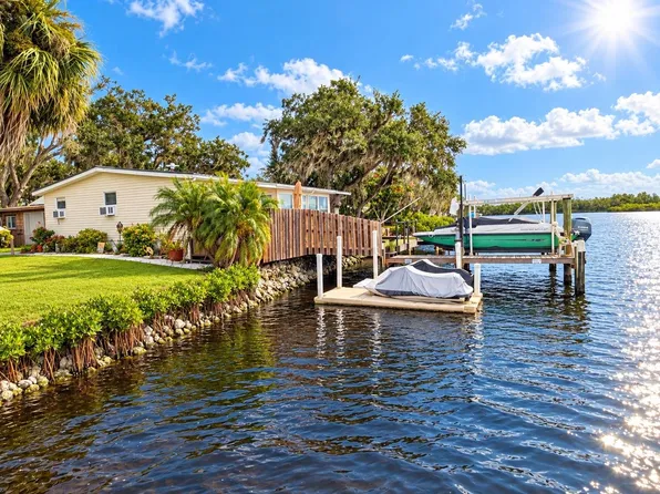 2704 Muddy Creek Ln, Ruskin, FL 33570