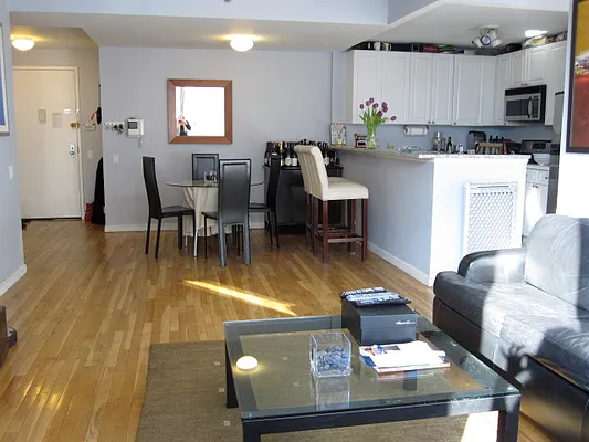 Rented by City Connections Realty | media 32