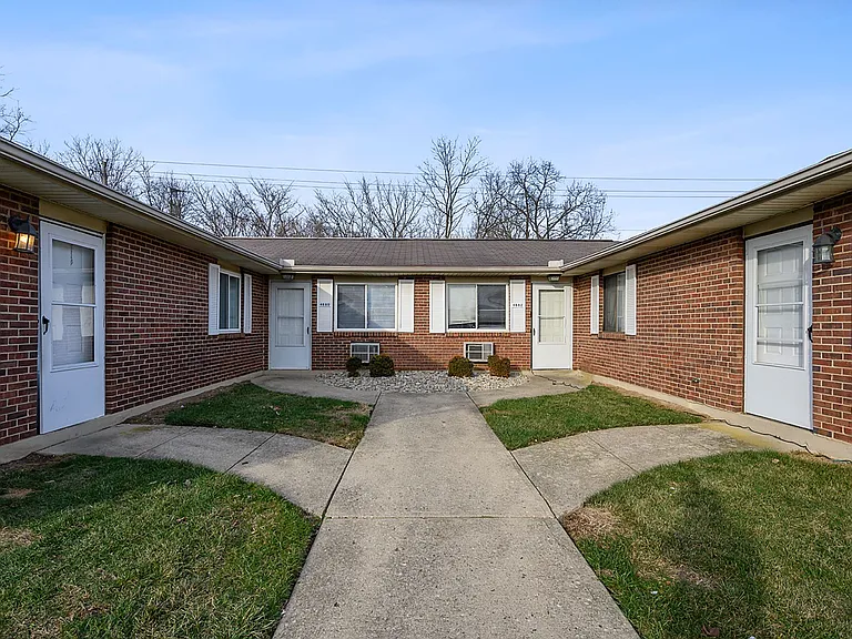 Waynedale Circle Apartments — Photo 21