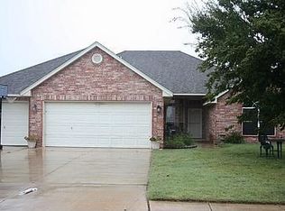 304 Sam Houston Way, Mustang, OK 73064