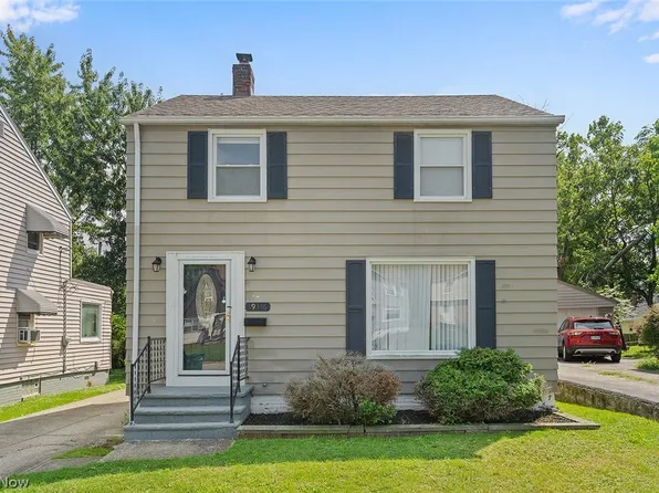 19316 Milan Dr, Maple Heights, OH 44137