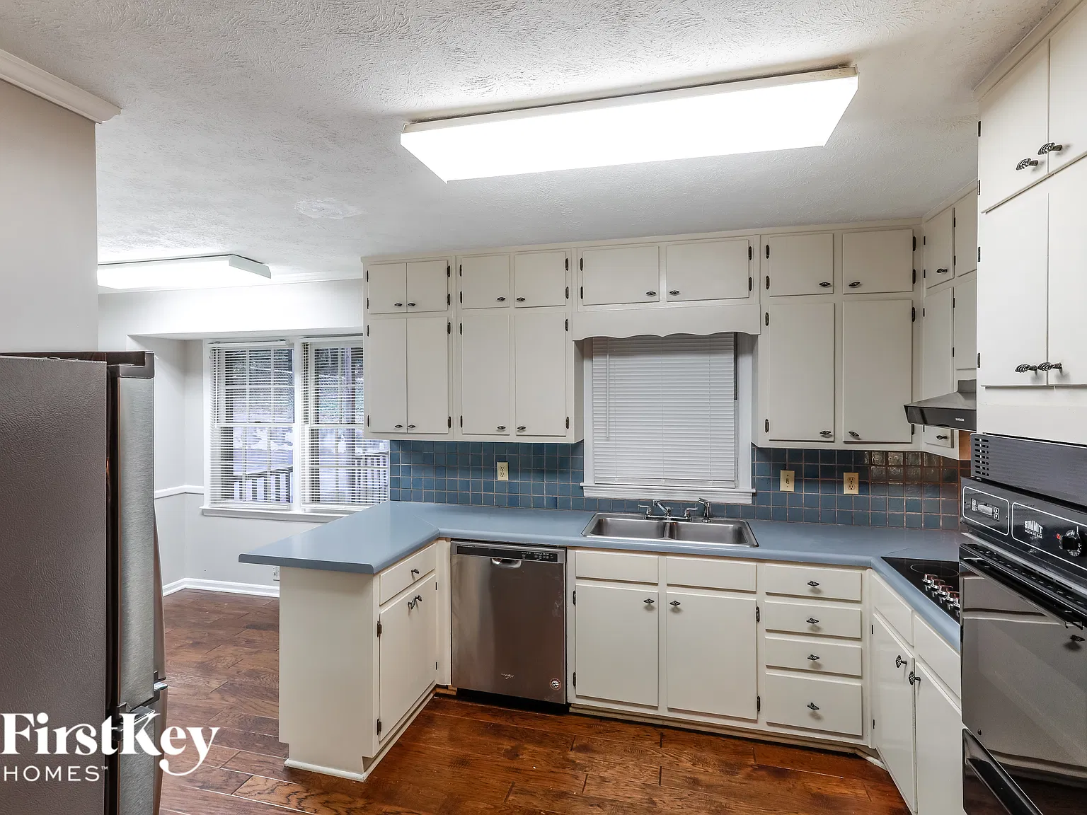3 bed, 2.0 bath, 1998 sqft, $2,535 — Photo 4