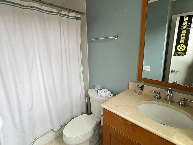 2155 N Lincoln Ave #2 — Photo 5