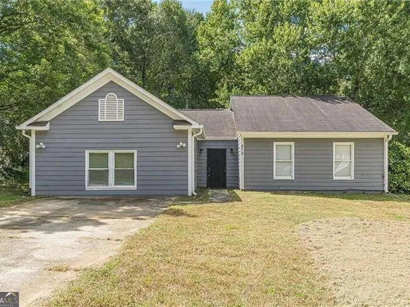 879 Fox Valley Dr, Stone Mountain, GA 30088