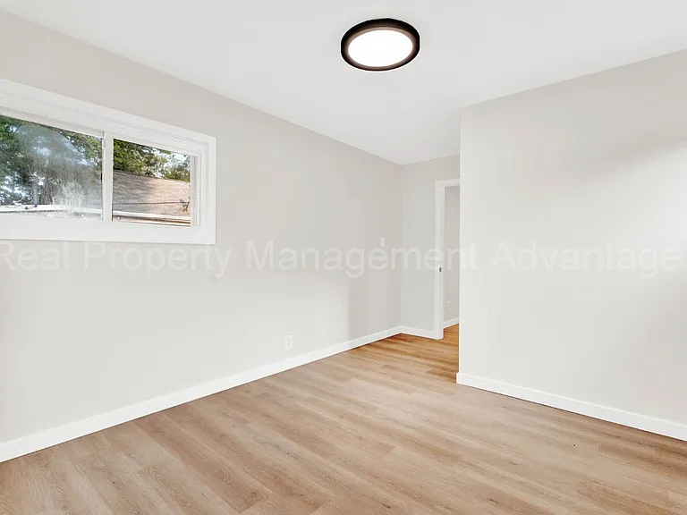 1513 E Meyers Ave — Photo 20