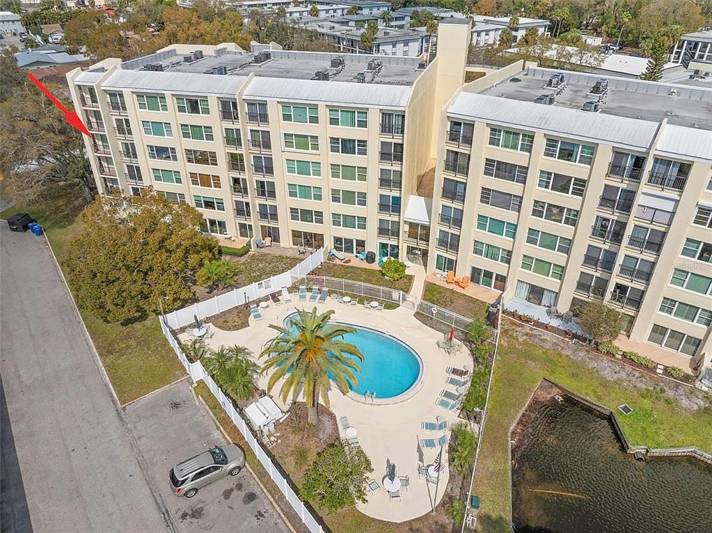 225 Country Club Dr Unit F1401