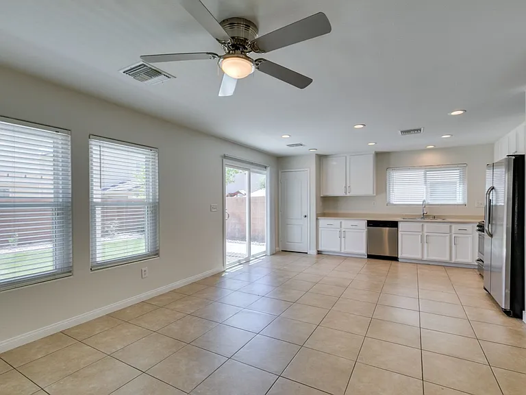 8660 Painted Horseshoe St — Photo 32