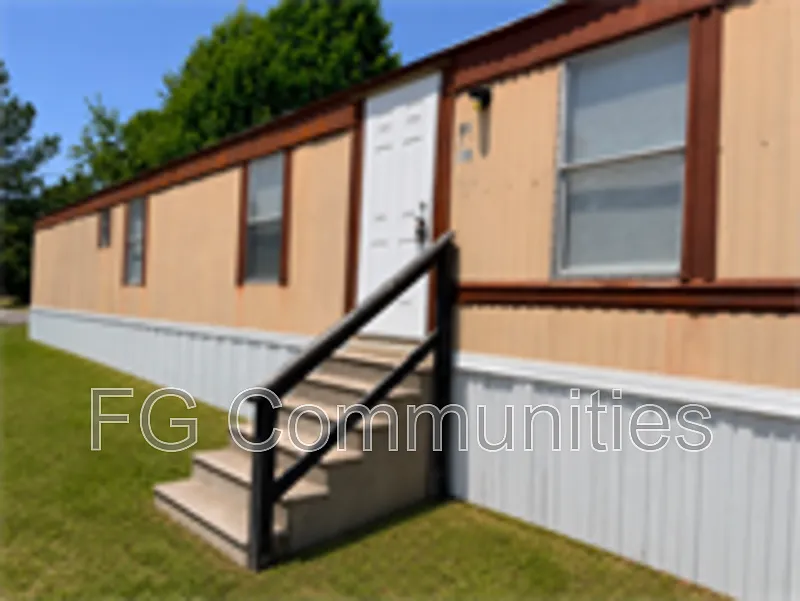2 bed, 1.0 bath, $875 — Photo 1