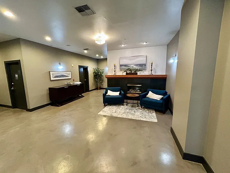 1323 Boren Ave #607 — Photo 9