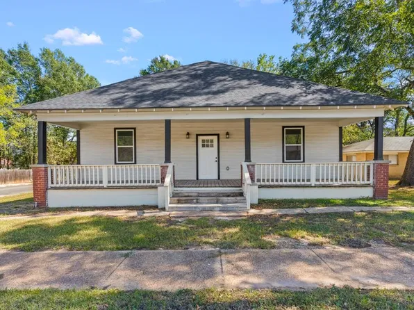 1104 N Bolivar St, Marshall, TX 75670