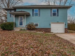 1502 W Meadow St, Ozark, MO 65721