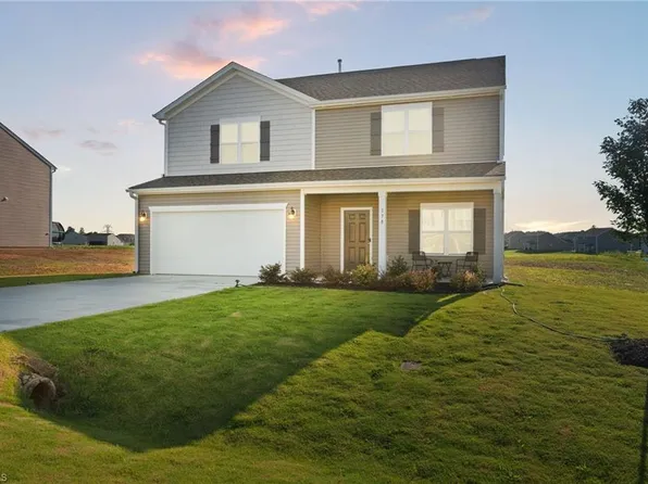 178 Wickham Ct, Clemmons, NC 27012