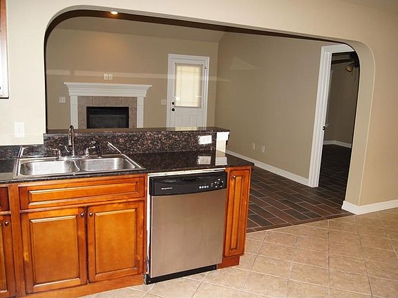 5th image of 2428 S 15th Pl