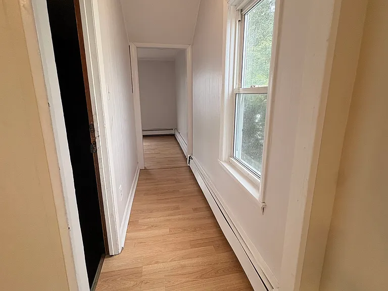 Pine St — Photo 8
