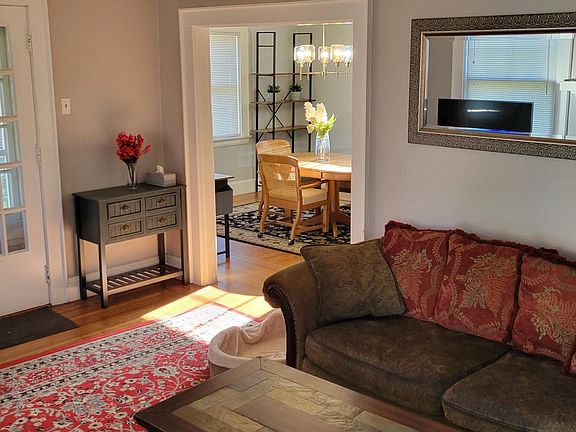3rd image of 2983 Linwood Ave