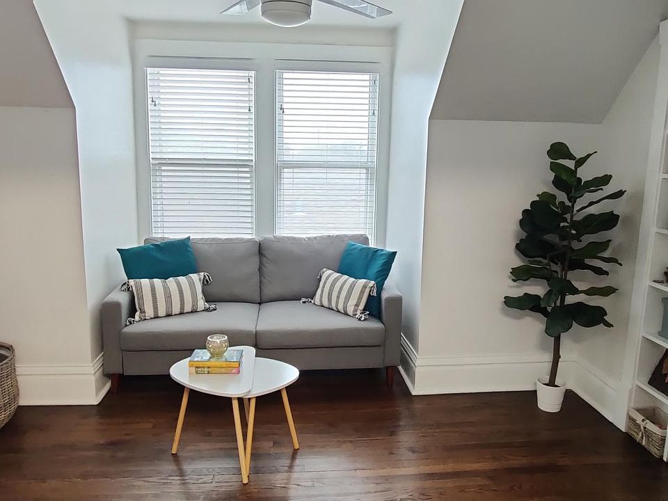 1st image of 5453 W Leland Ave #3